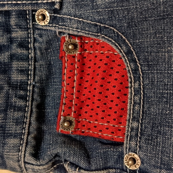 Chicago bulls 23 denim shorts size 6 made by emergency exit unisex - Picture 6 of 14